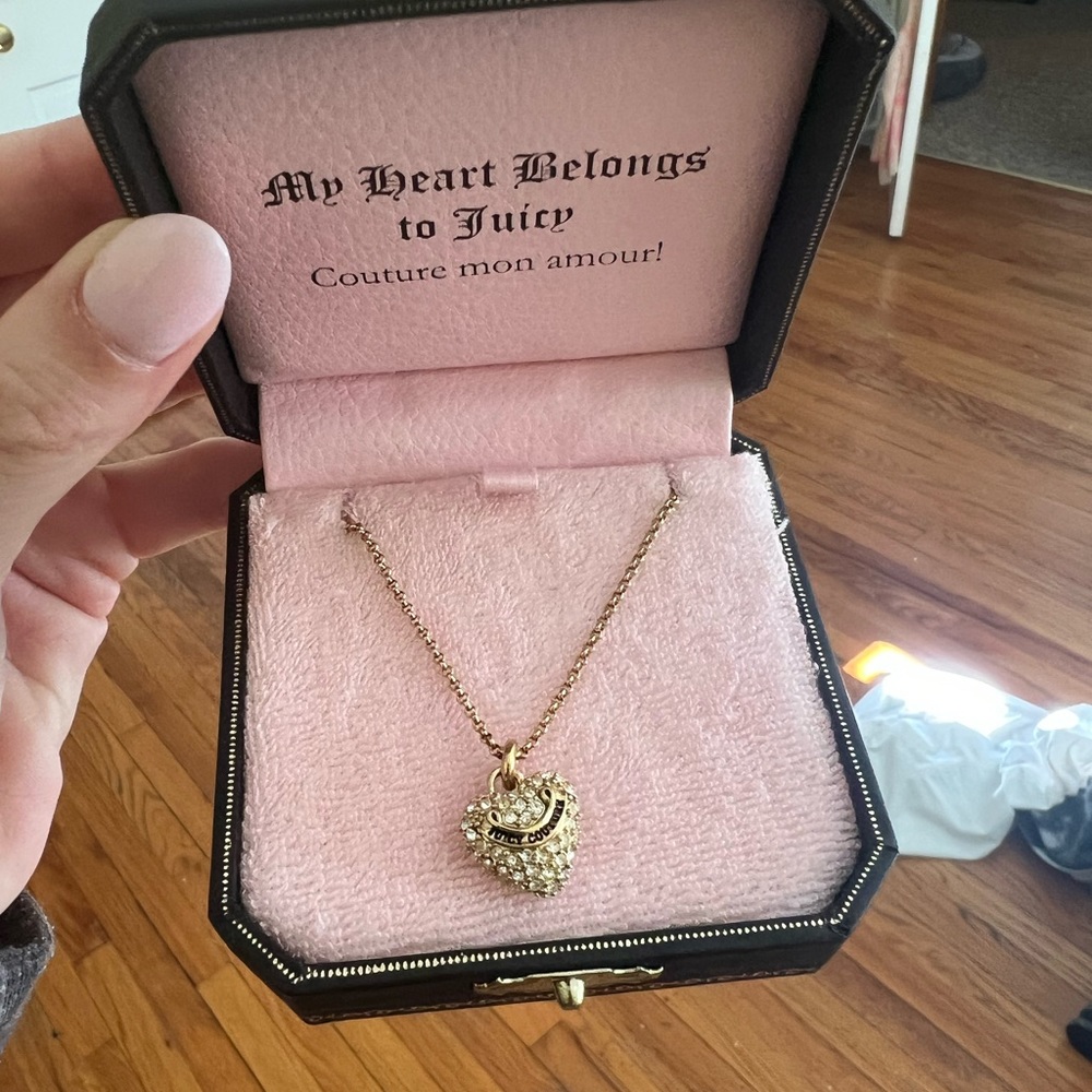 Rhinestone heart pendant